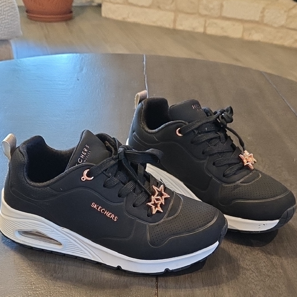 Skechers Big Girls Black and White Star Sneakers